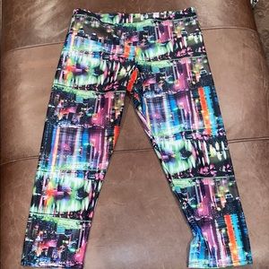 Onzie city lights cropped leggings